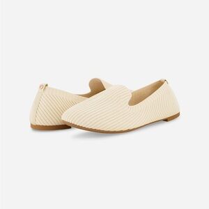 New Danskin Natural Wish Flats